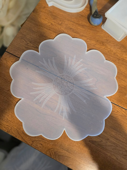 Lg. Sunflower print platter. Or Bowl