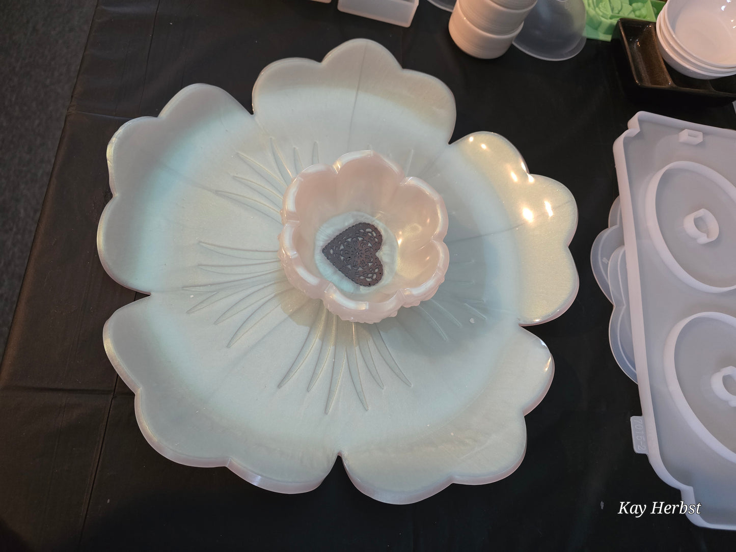 Lg. Sunflower print platter. Or Bowl
